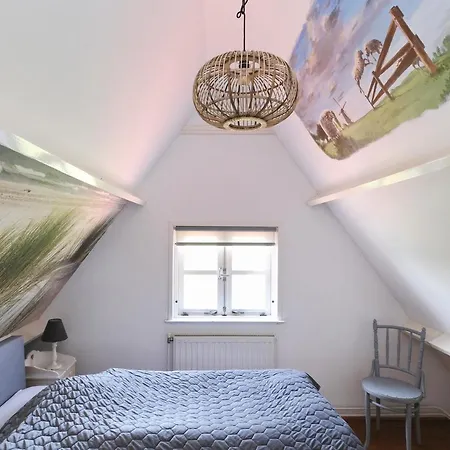 Idyllisch En Knus Met Prachtige Veranda. Semesterbostad *